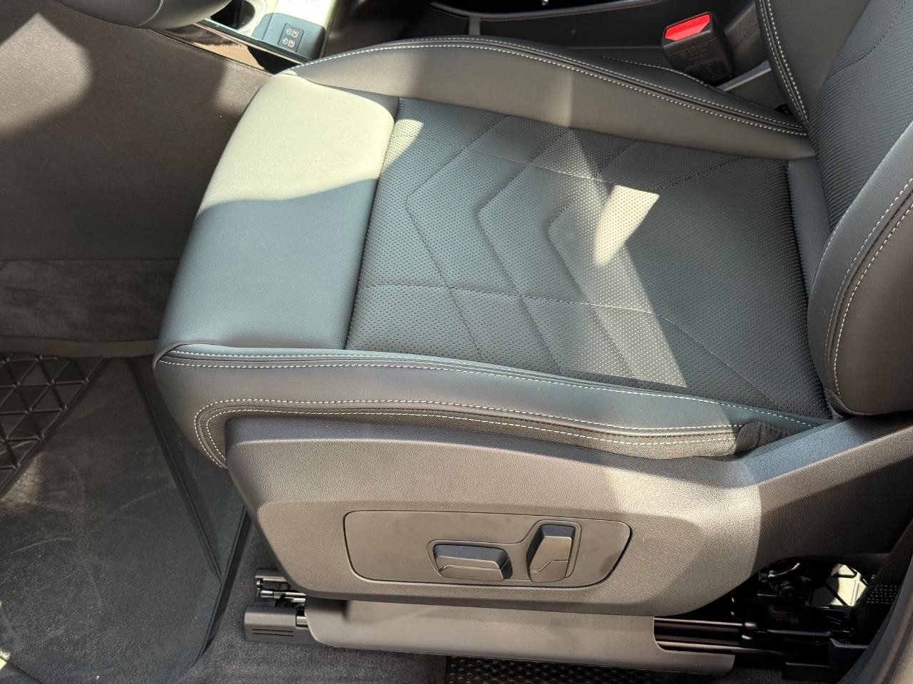 BMW X1 Vehicle Image 17