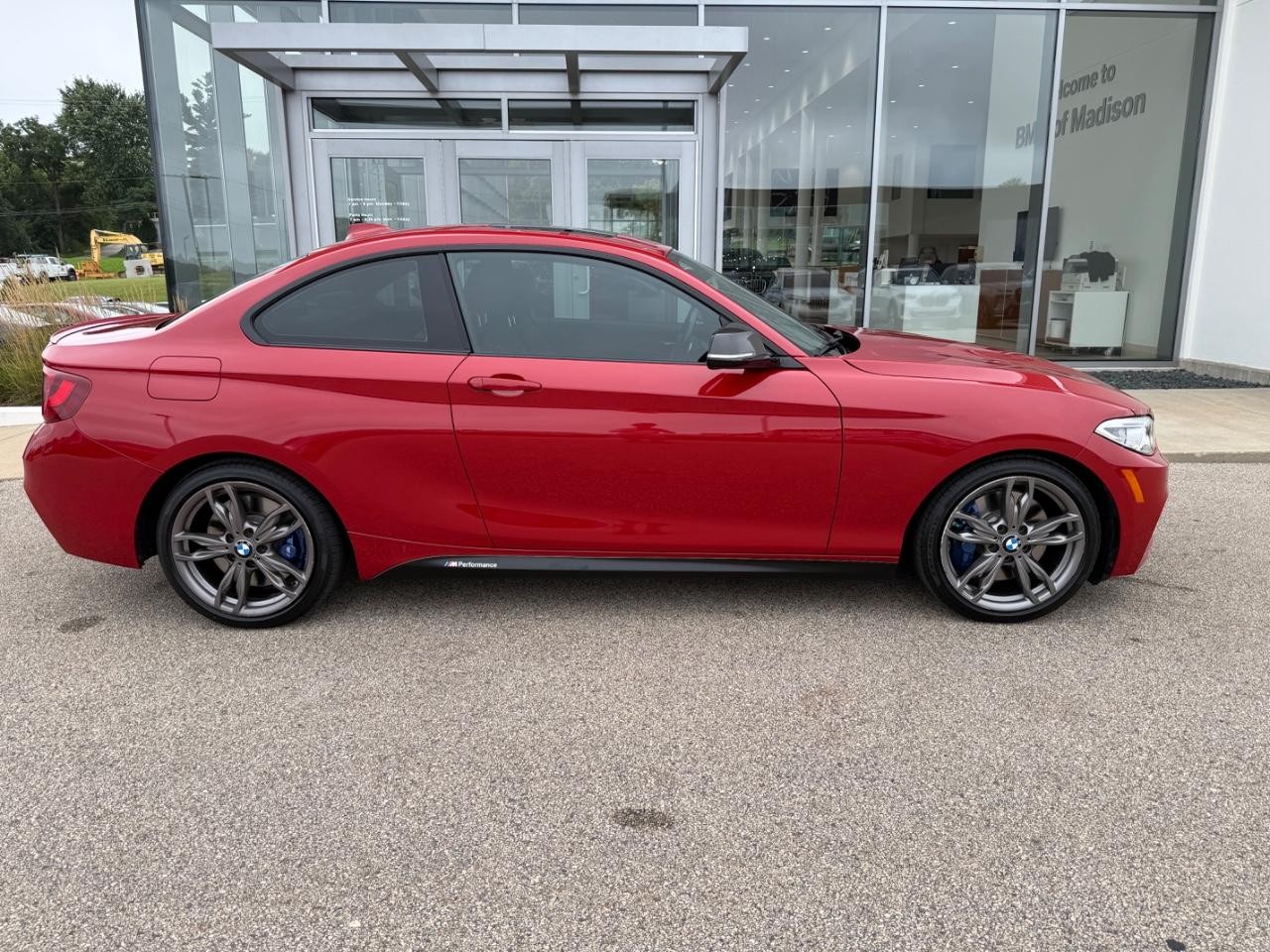 BMW 2 Series Vehicle Image 02