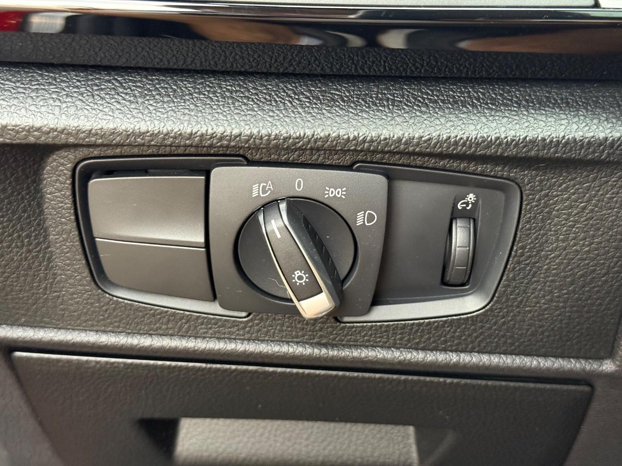 BMW 2 Series Vehicle Image 16