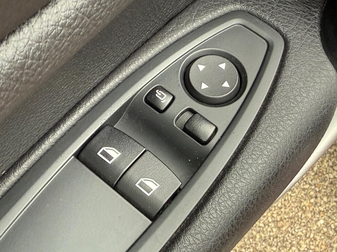 BMW 2 Series Vehicle Image 22