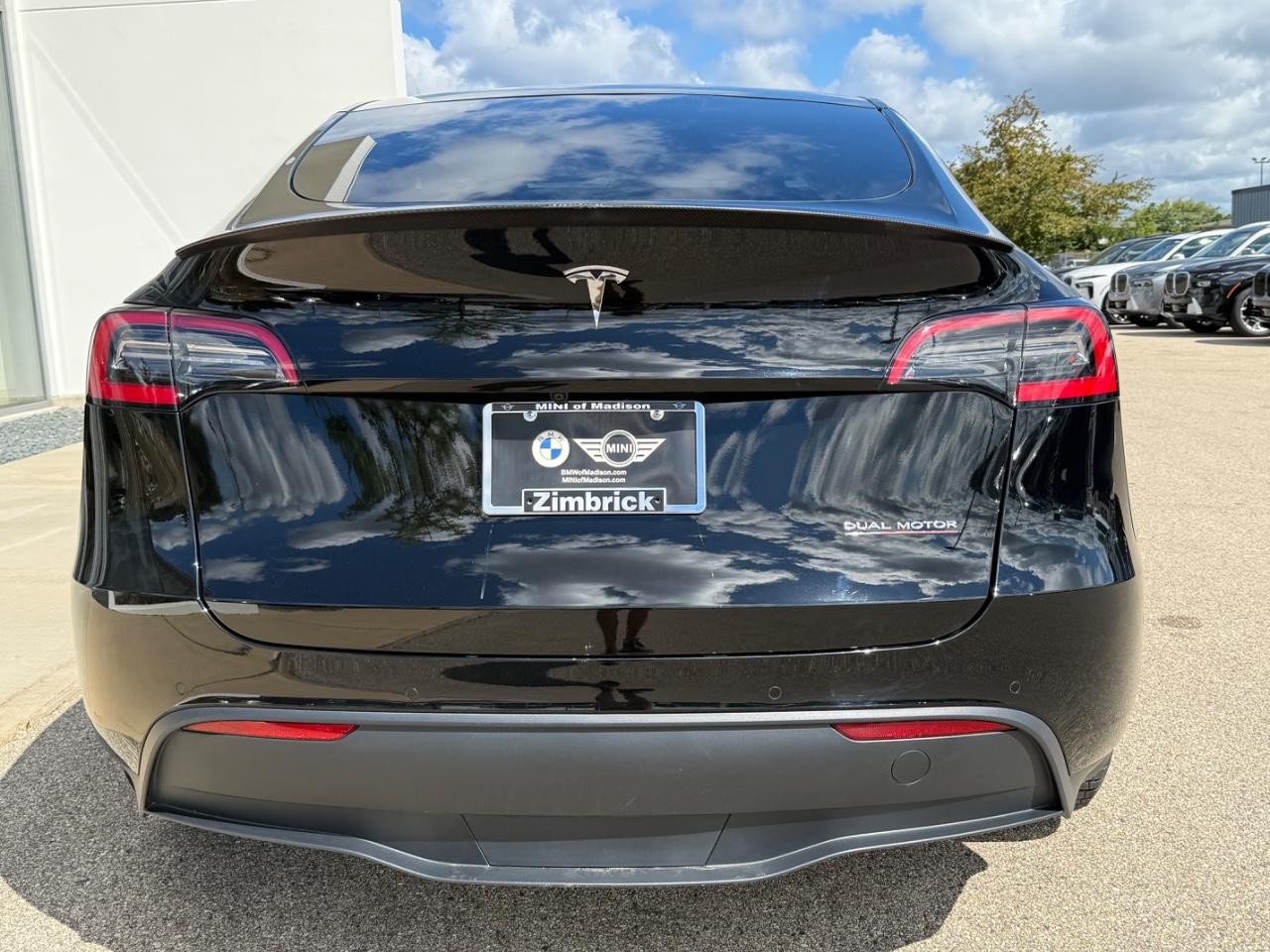 Tesla Model Y Vehicle Image 05