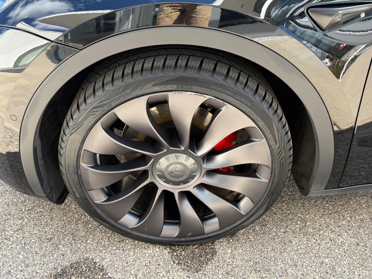 Tesla Model Y Vehicle Image 08