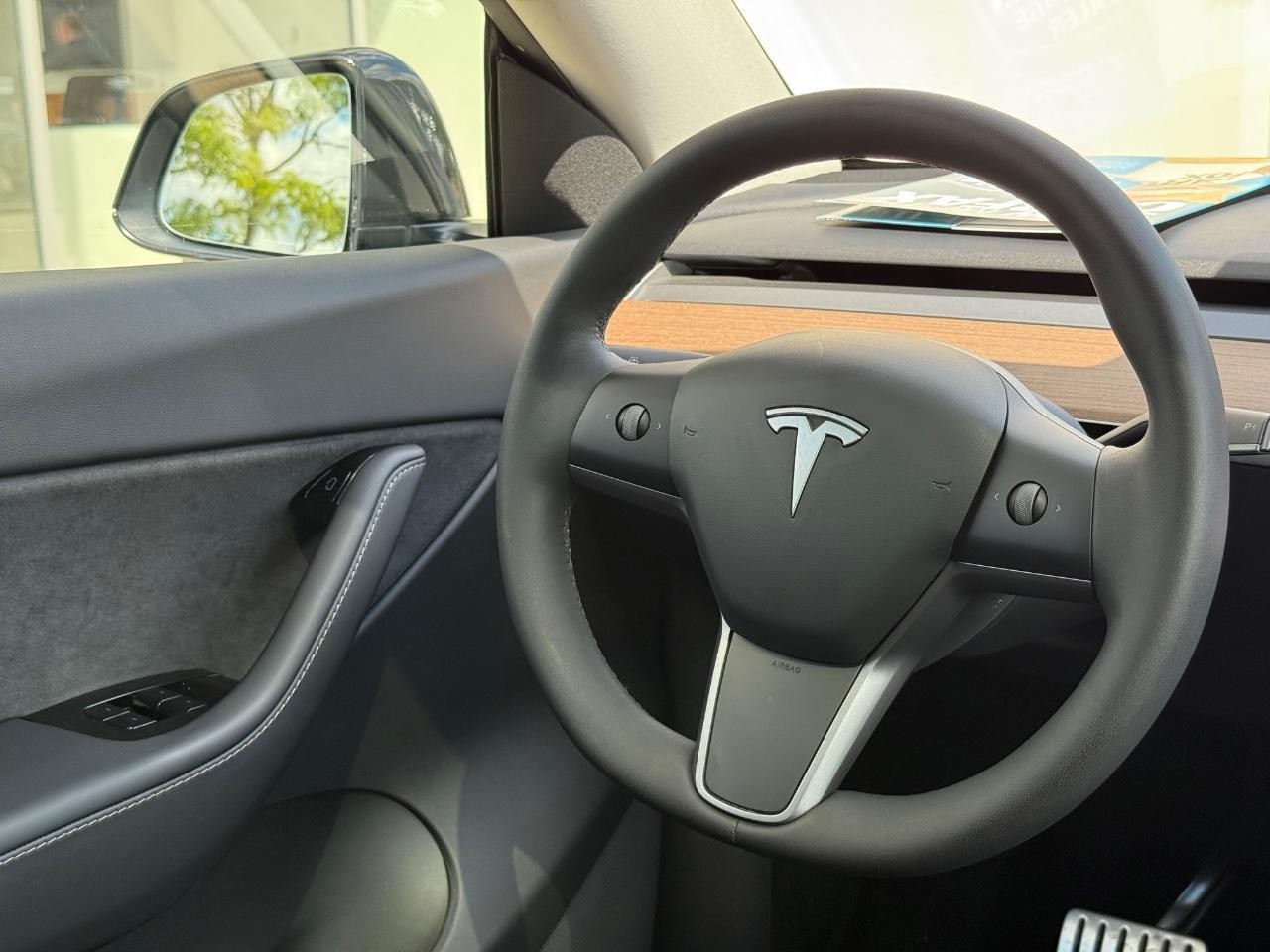 Tesla Model Y Vehicle Image 14