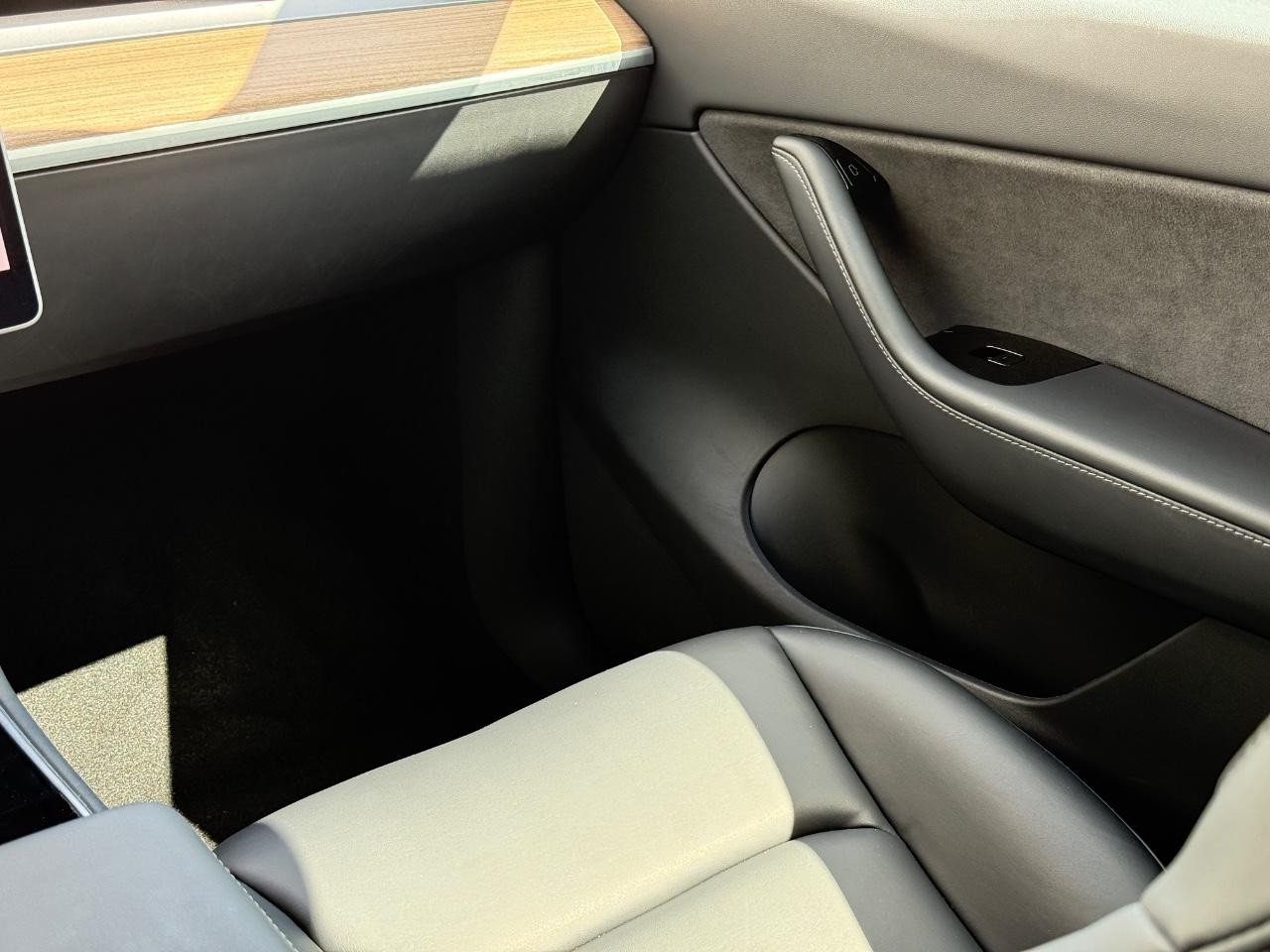 Tesla Model Y Vehicle Image 15