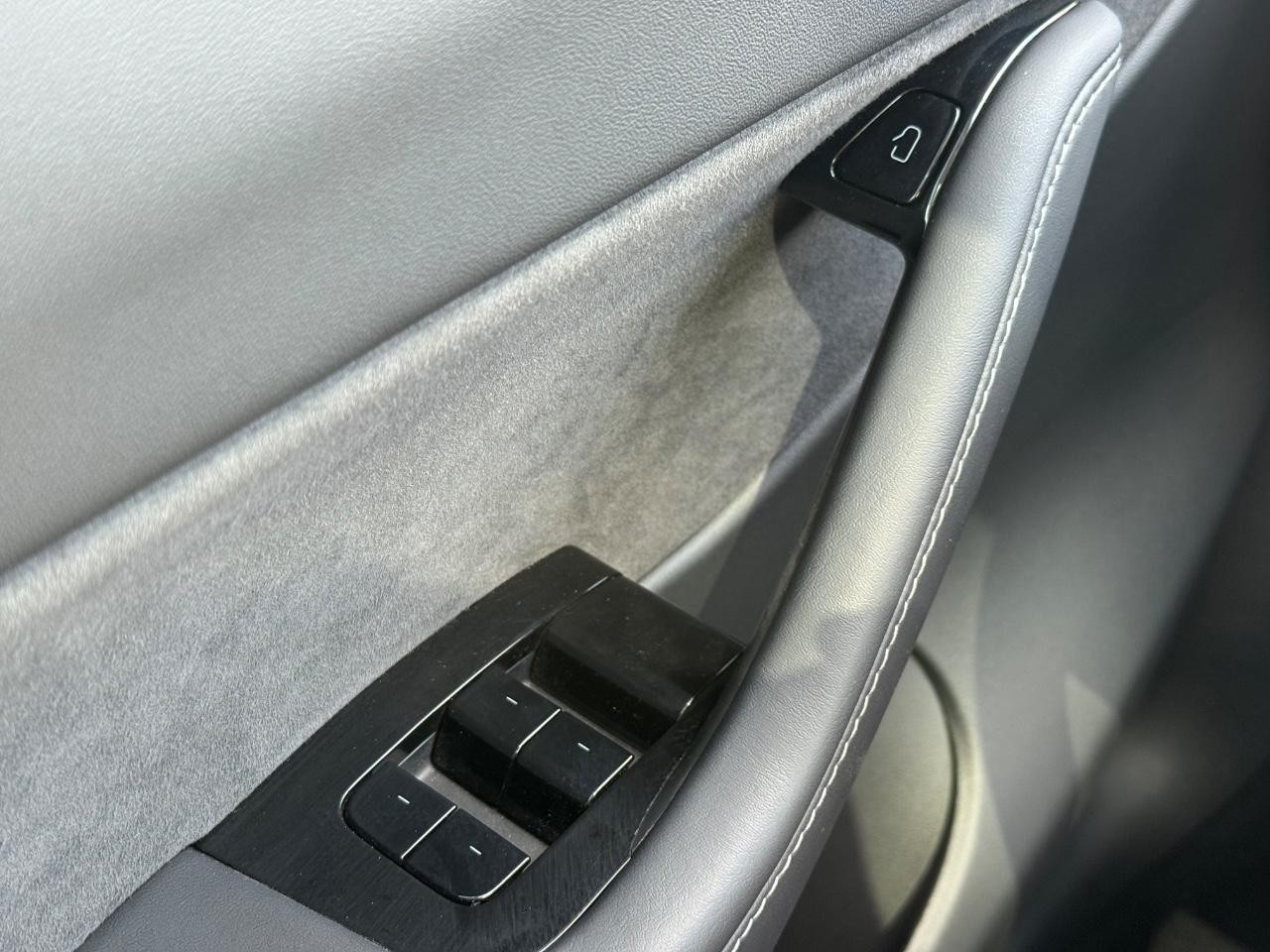 Tesla Model Y Vehicle Image 21