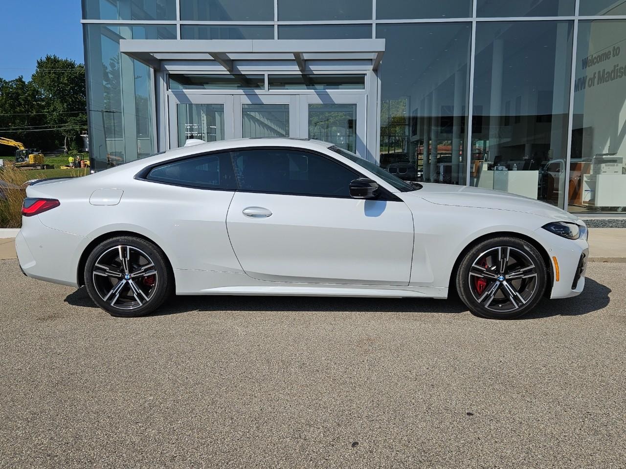 BMW 4 Series Vehicle Image 02