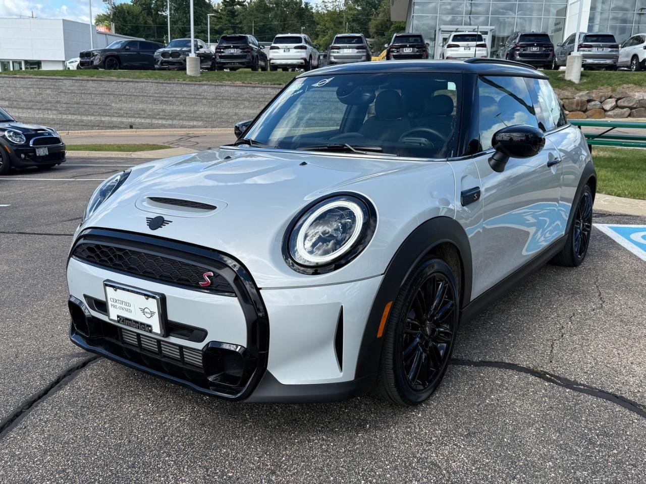 MINI Hardtop 2 Door Vehicle Image 07