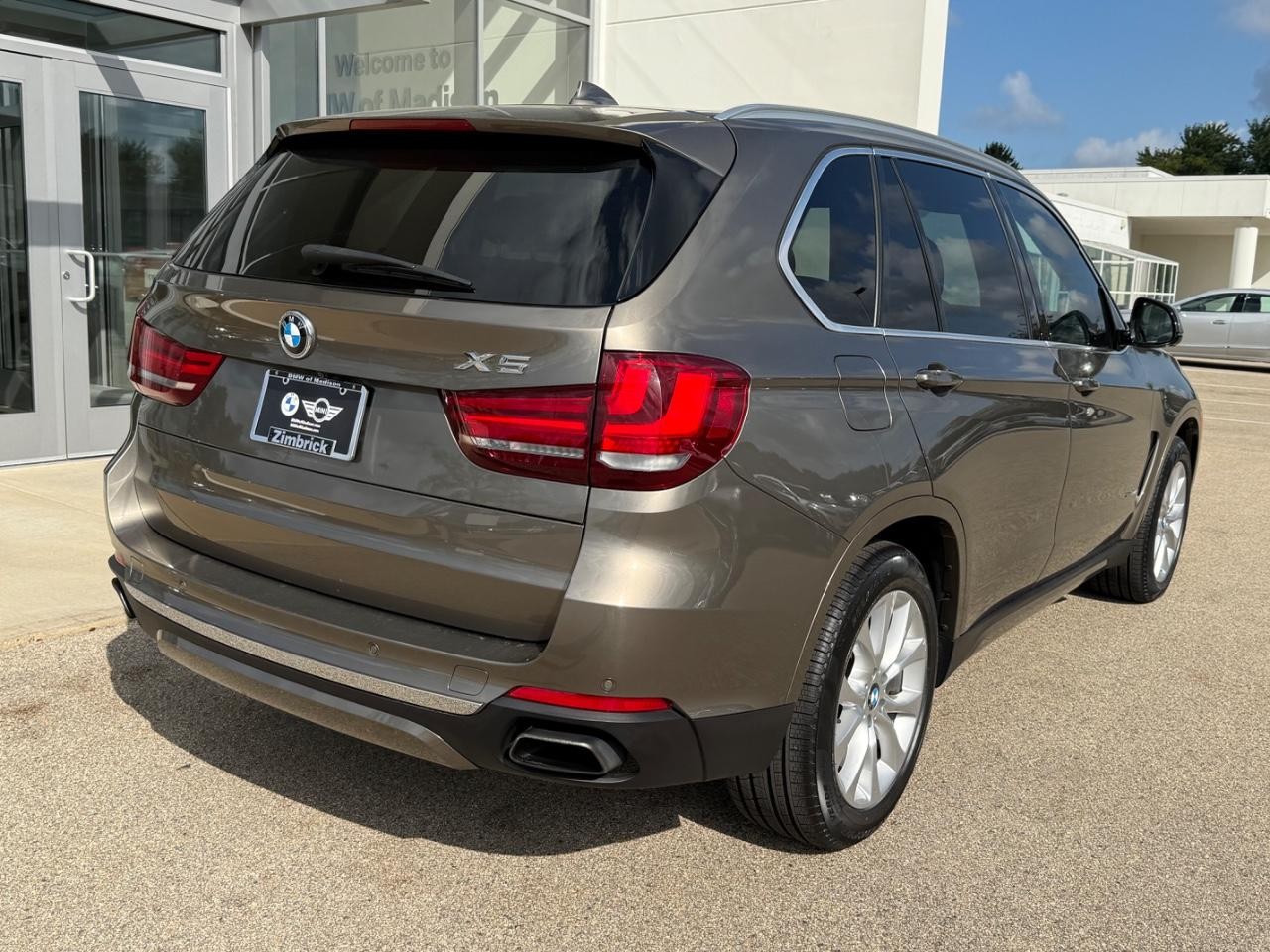 BMW X5 Vehicle Image 03