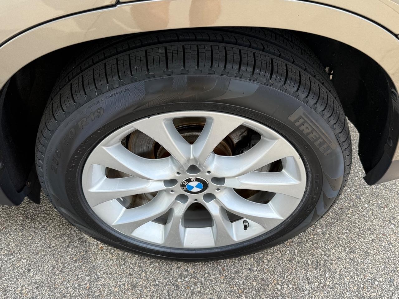 BMW X5 Vehicle Image 07