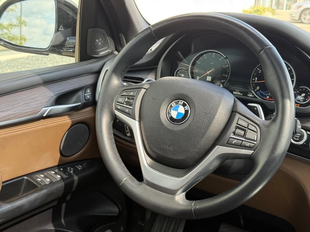 BMW X5 Vehicle Image 14