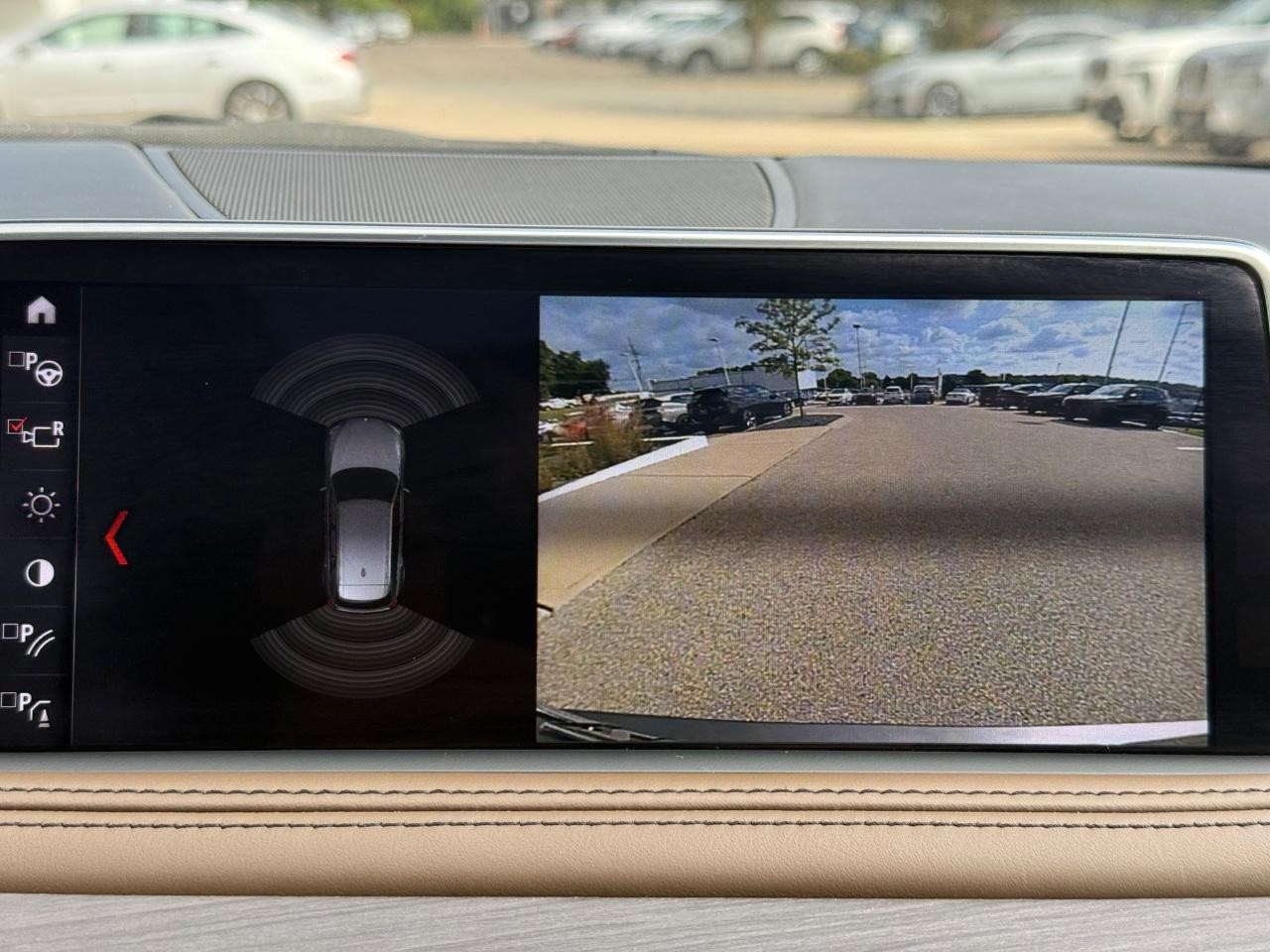 BMW X5 Vehicle Image 19