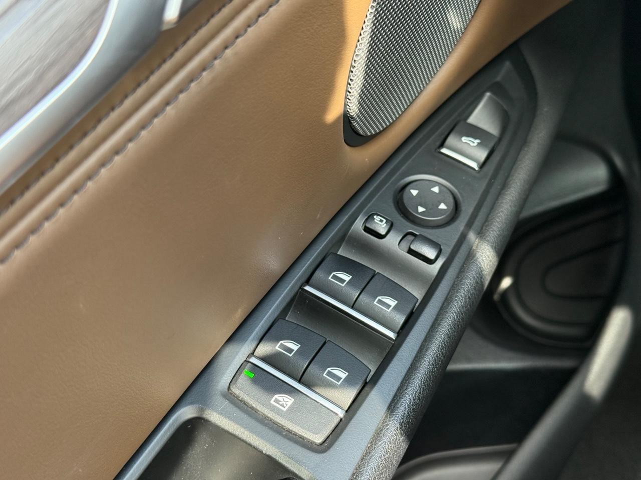 BMW X5 Vehicle Image 22