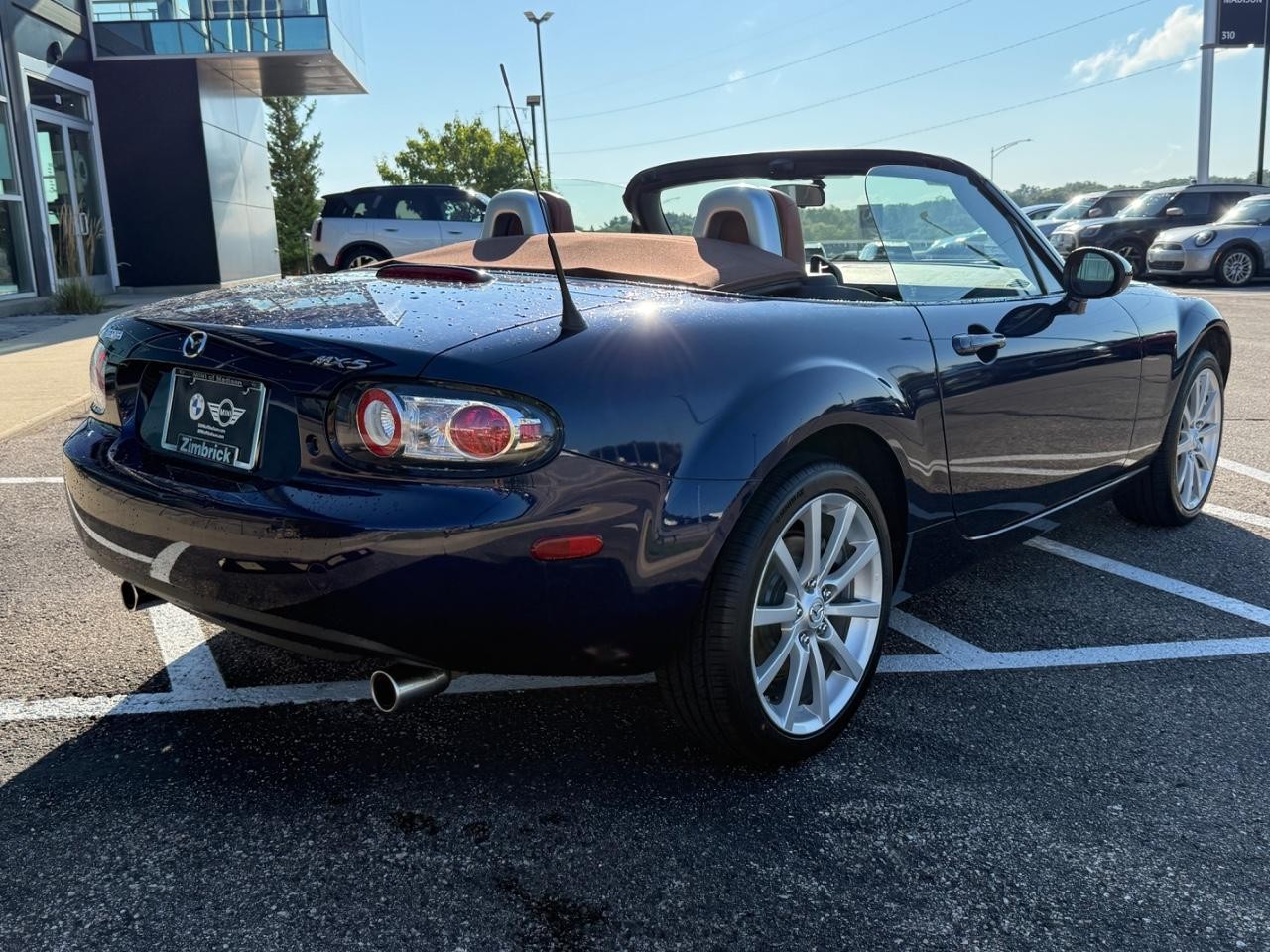 Mazda MX-5 Miata Vehicle Image 03