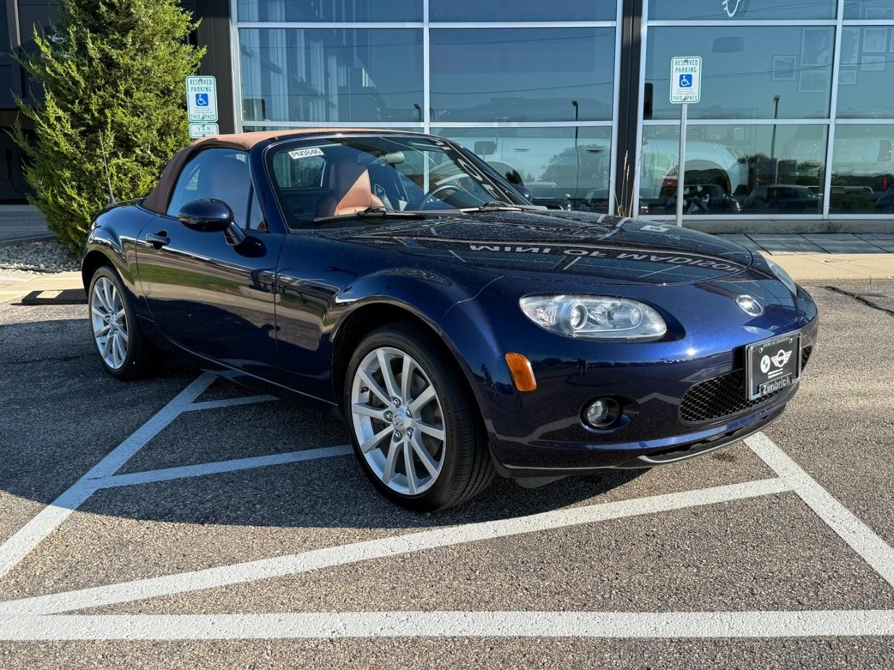 Mazda MX-5 Miata Vehicle Image 09