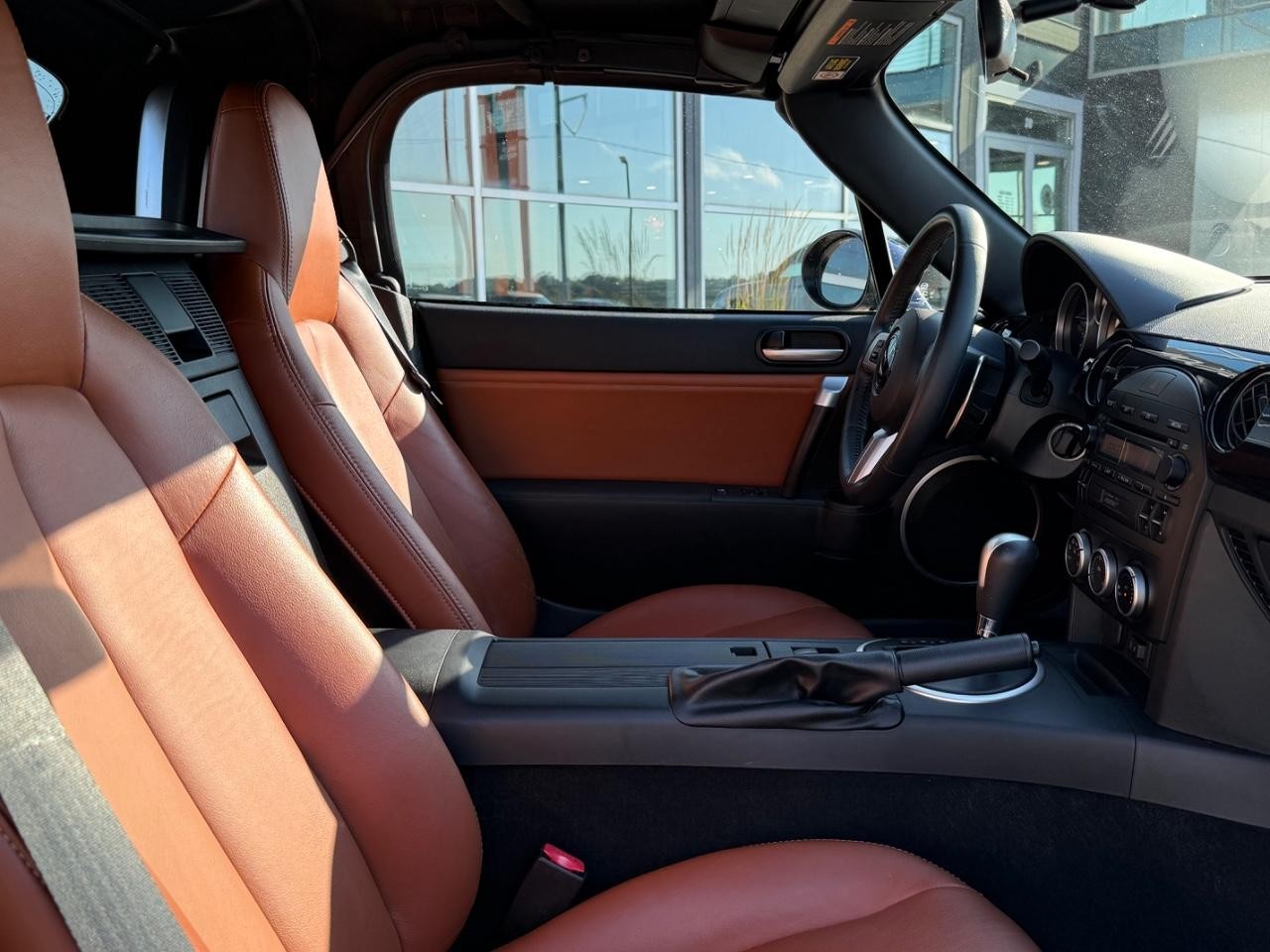 Mazda MX-5 Miata Vehicle Image 10