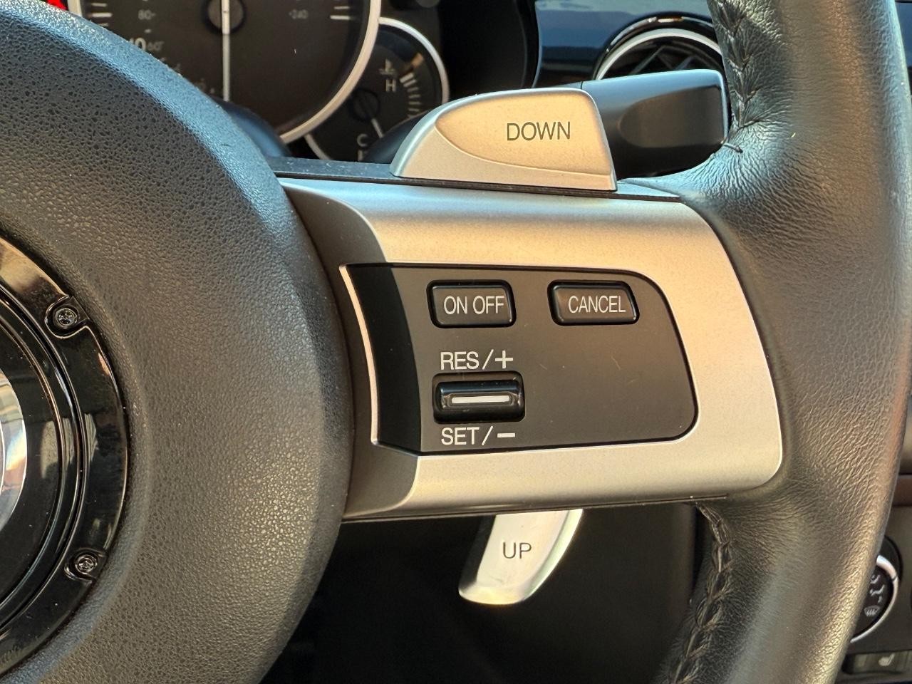 Mazda MX-5 Miata Vehicle Image 16