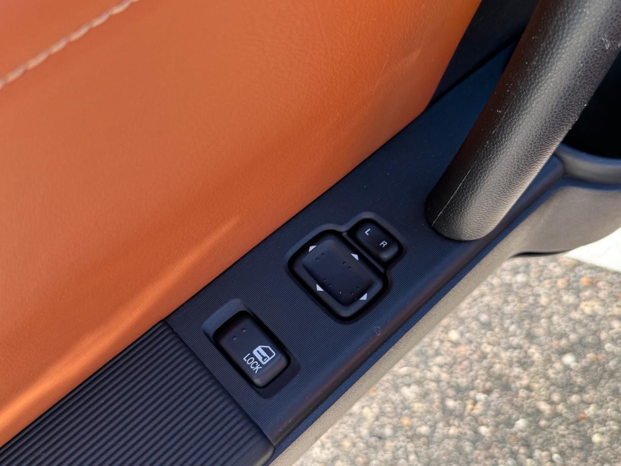 Mazda MX-5 Miata Vehicle Image 19