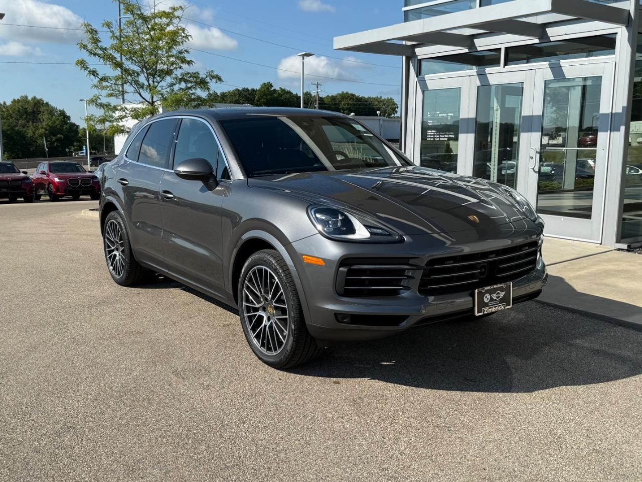 Porsche Cayenne Vehicle Image 02