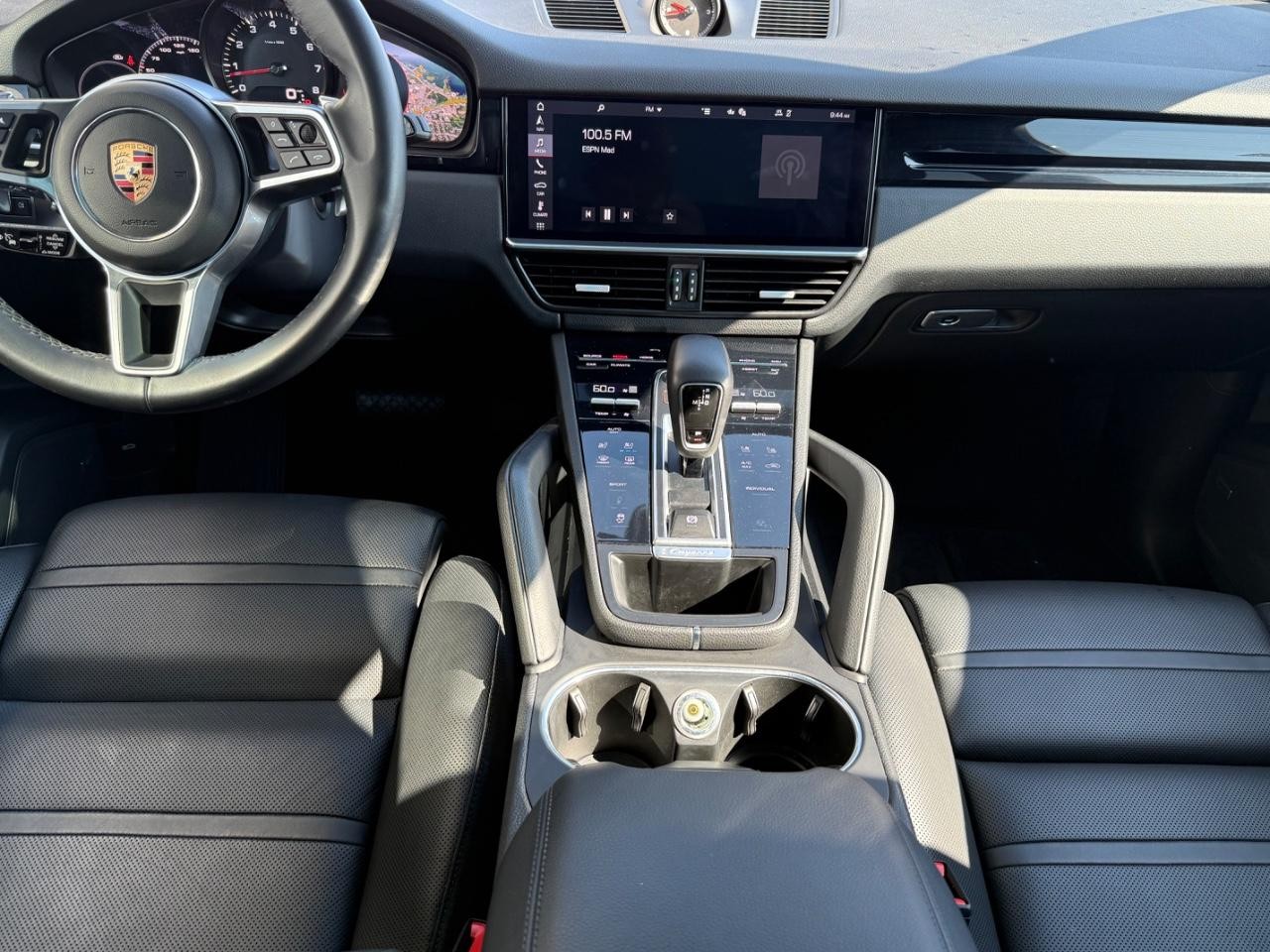 Porsche Cayenne Vehicle Image 12