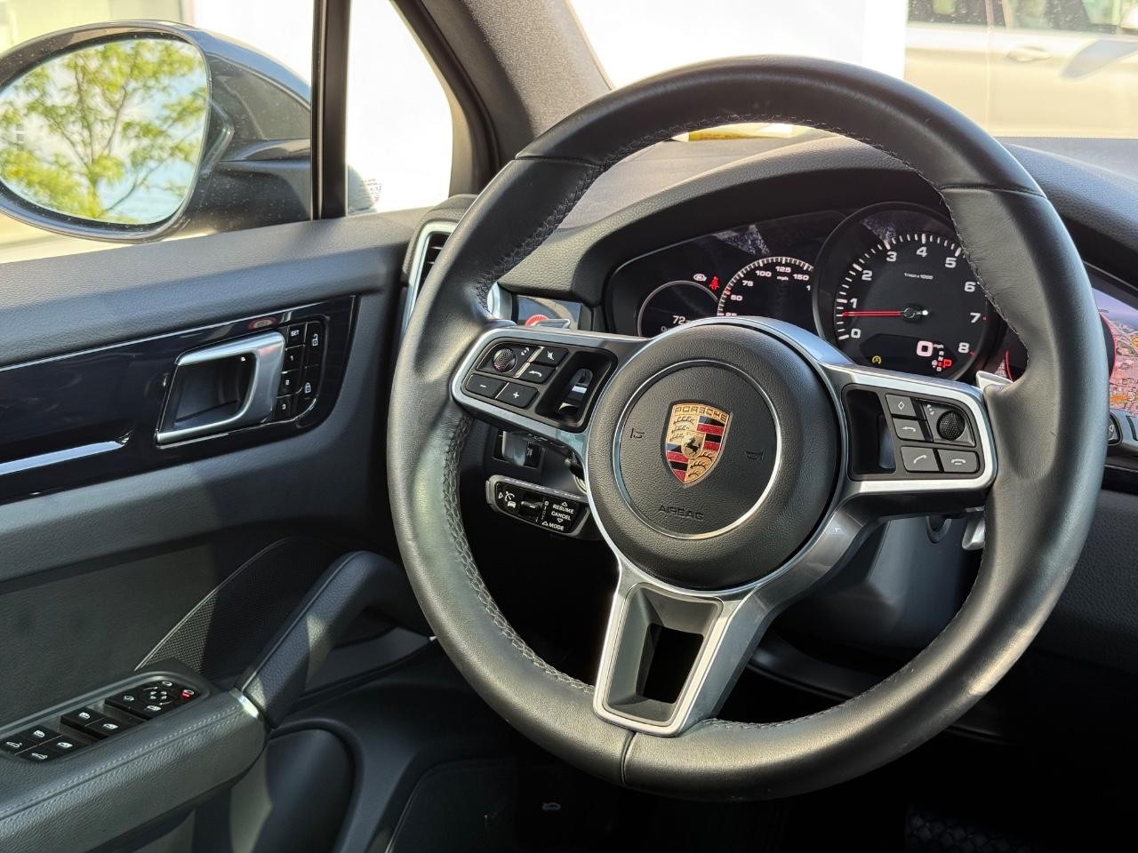 Porsche Cayenne Vehicle Image 15