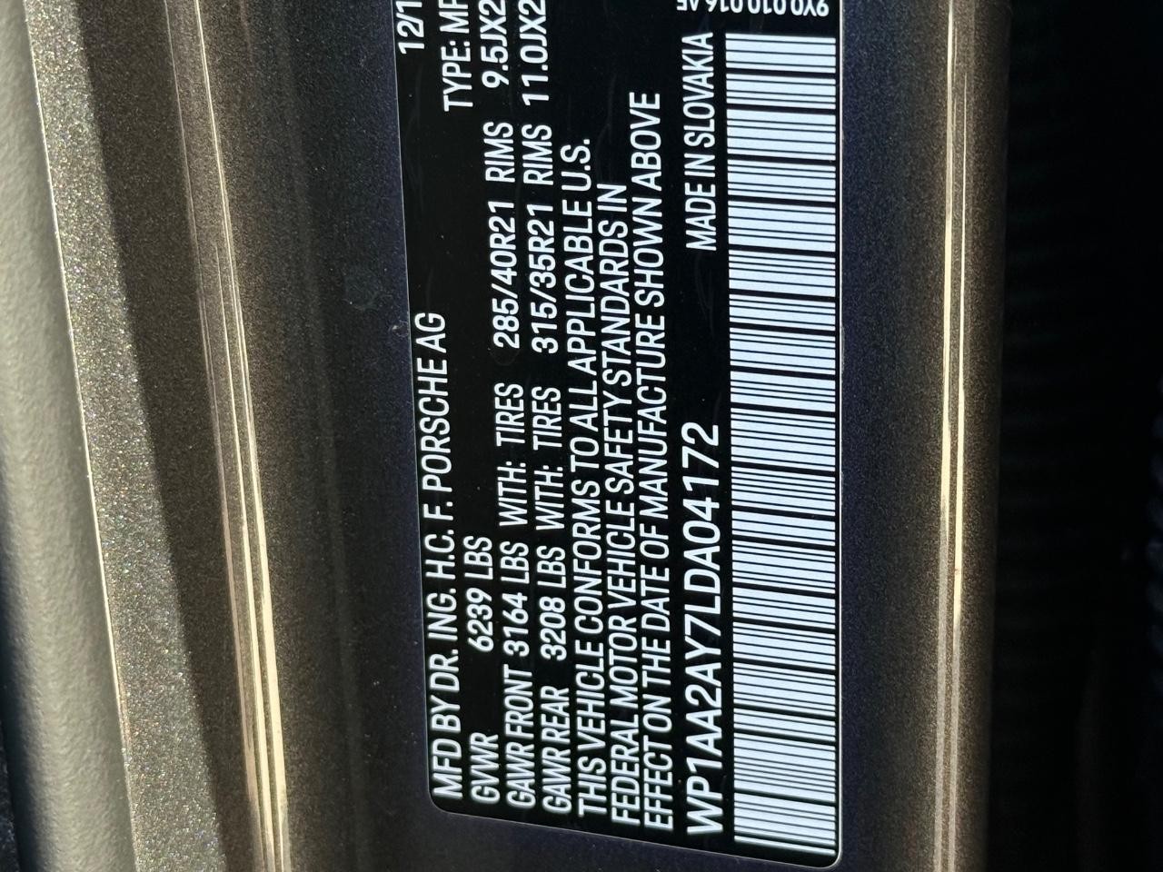 Porsche Cayenne Vehicle Image 25