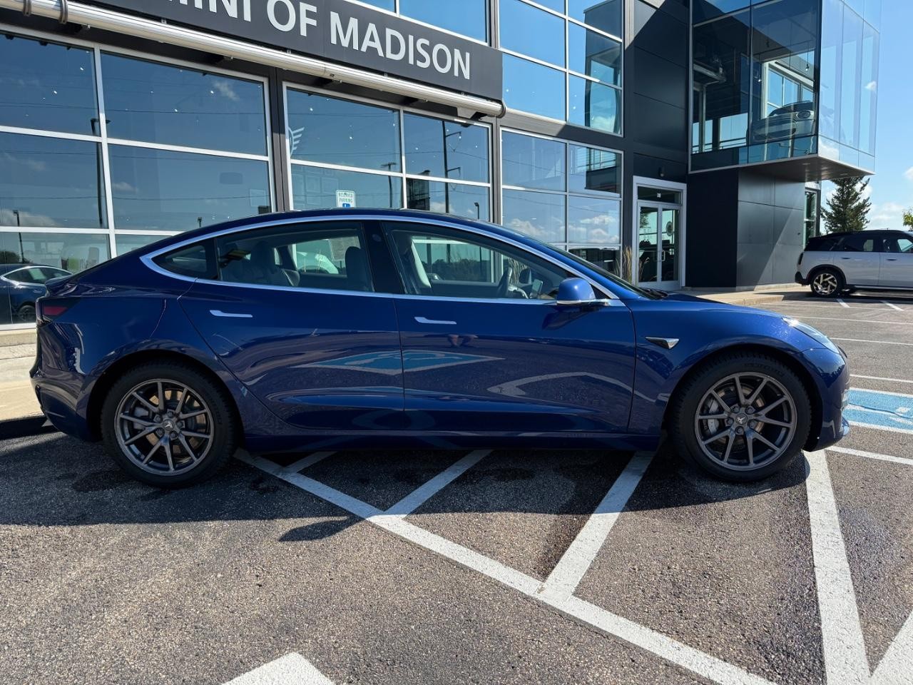 Tesla Model 3 Vehicle Image 02