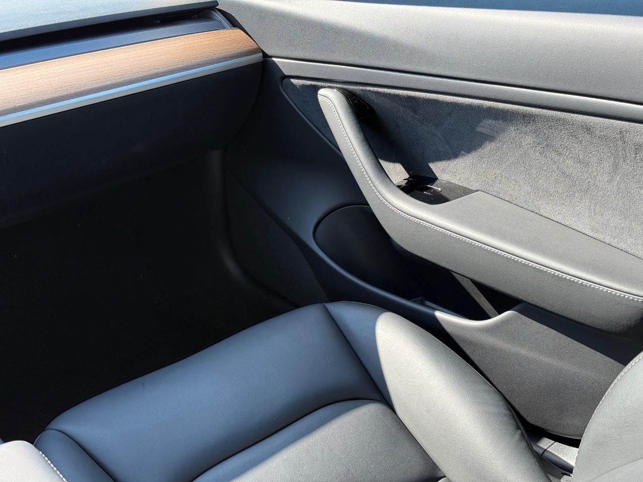 Tesla Model 3 Vehicle Image 13