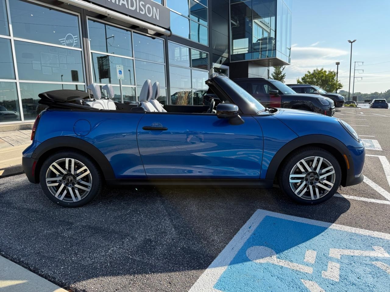 MINI Convertible Vehicle Image 02
