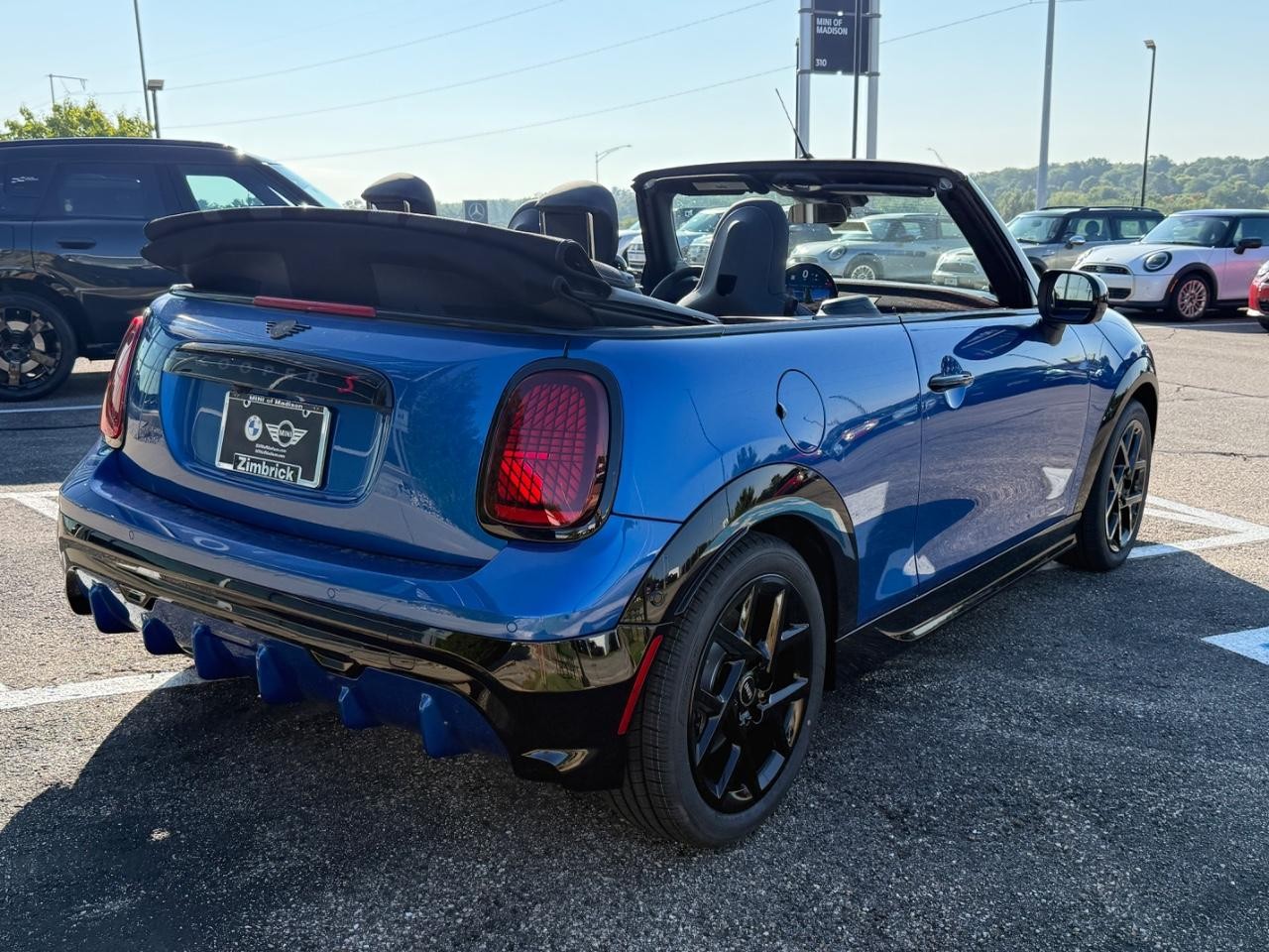 MINI Convertible Vehicle Image 03