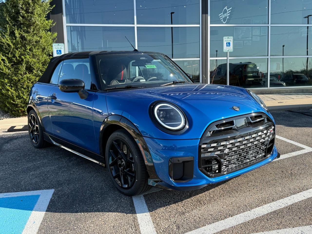 MINI Convertible Vehicle Image 05