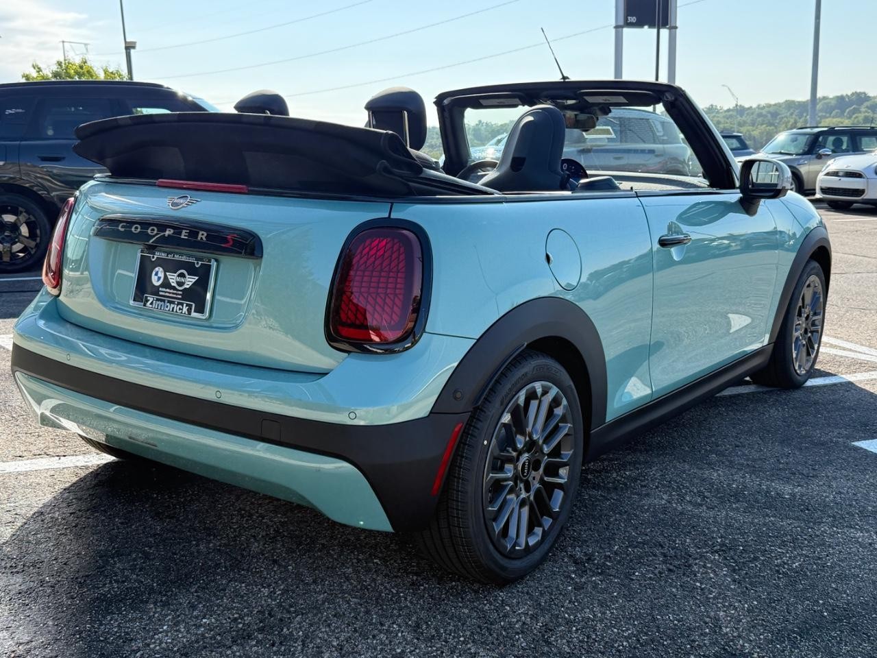 MINI Convertible Vehicle Image 03
