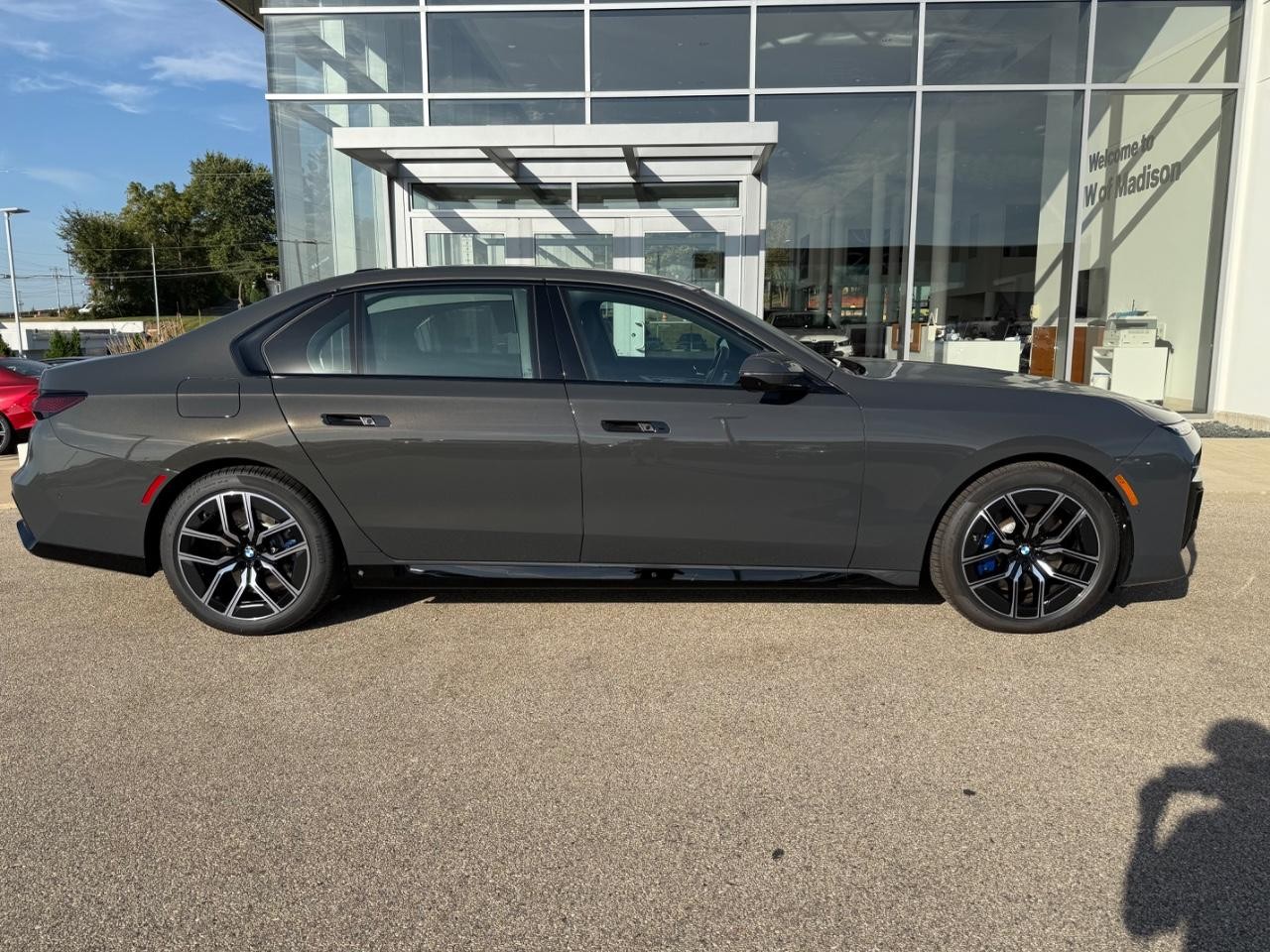 BMW 7 Series Vehicle Image 02