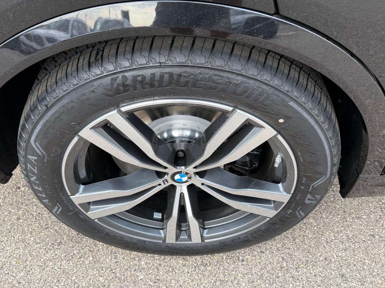 BMW X7 Vehicle Image 04