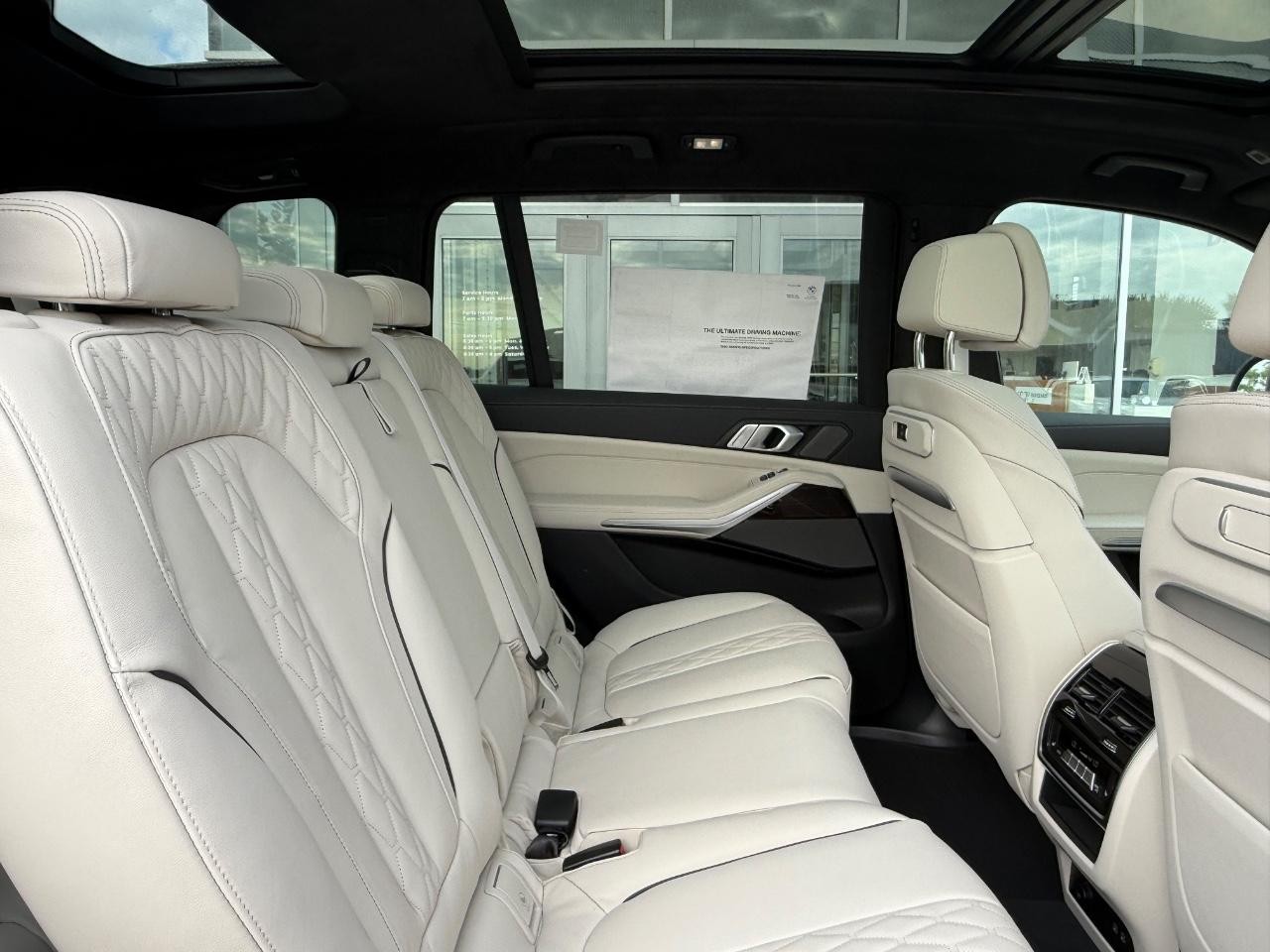 BMW X7 Vehicle Image 06