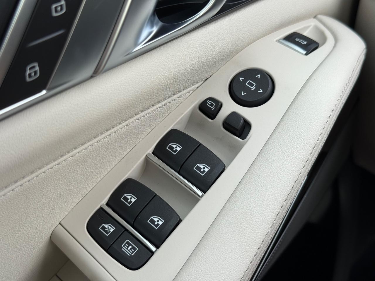 BMW X7 Vehicle Image 18