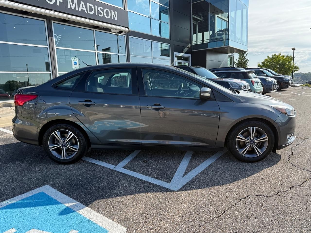 Ford Focus Vehicle Image 02