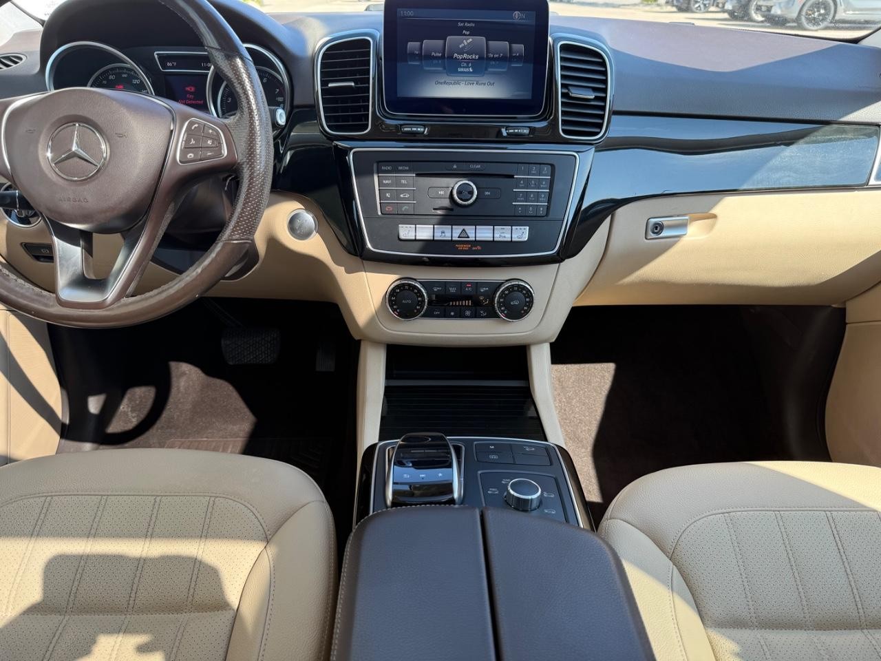 Mercedes-Benz GLE Vehicle Image 11