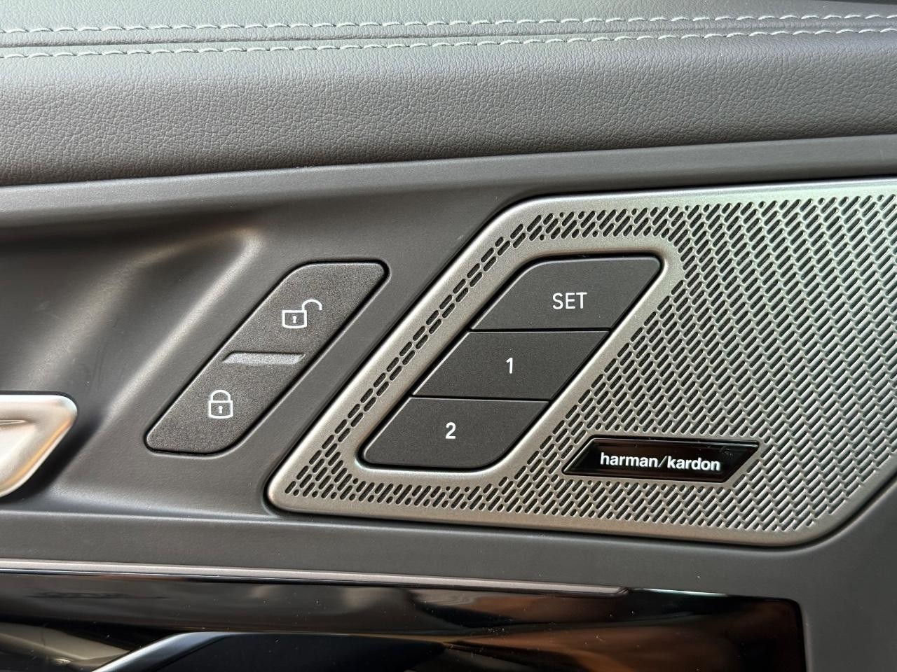 BMW X1 Vehicle Image 11