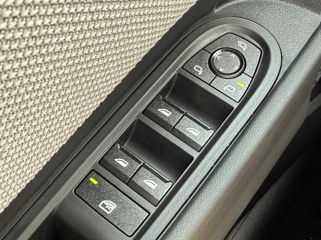 MINI Hardtop 4 Door Vehicle Image 14