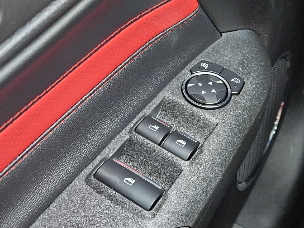 Ford Mustang Vehicle Image 21