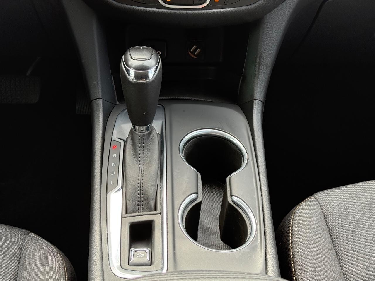 Chevrolet Equinox Vehicle Image 13