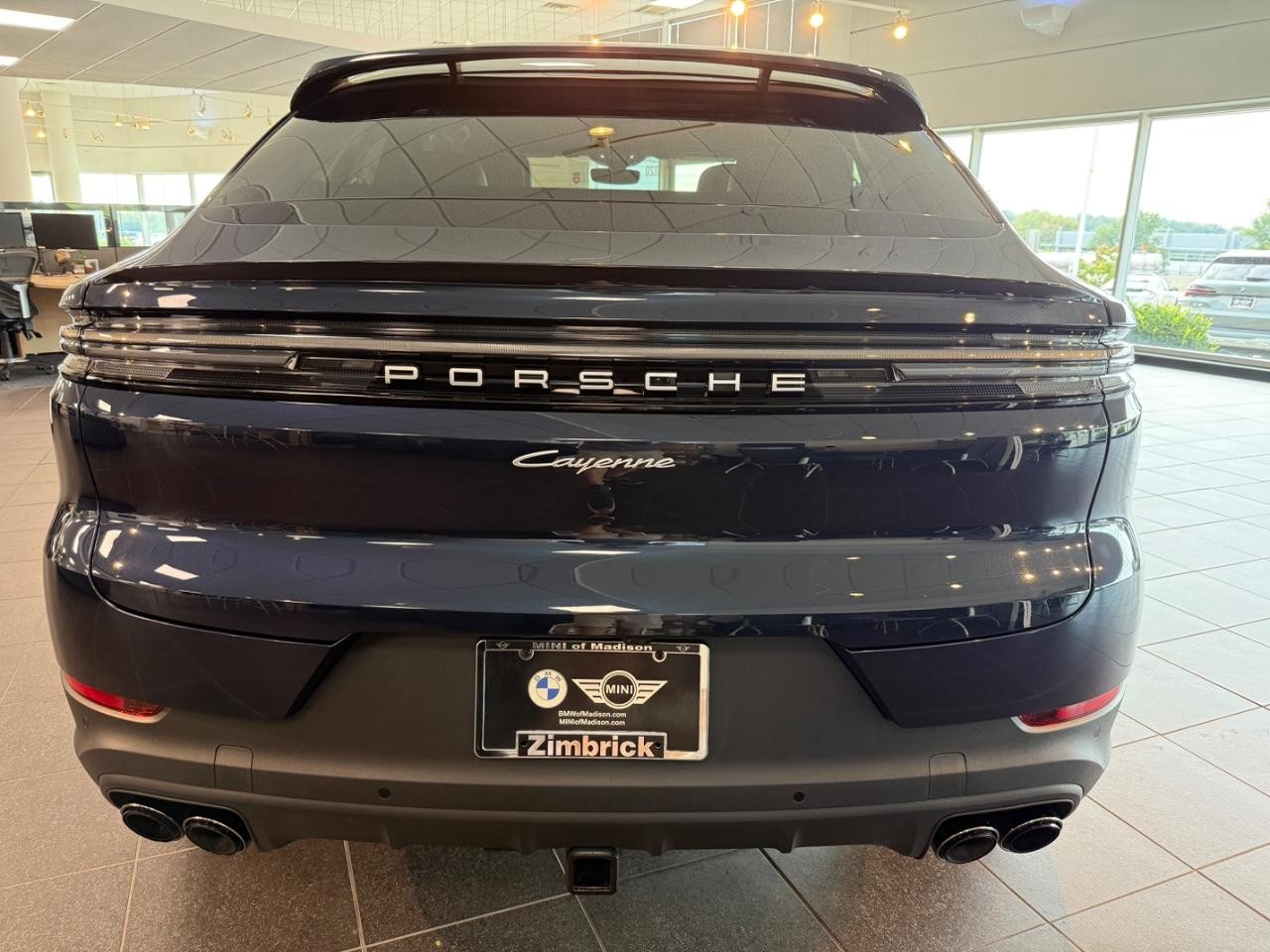 Porsche Cayenne Vehicle Image 03