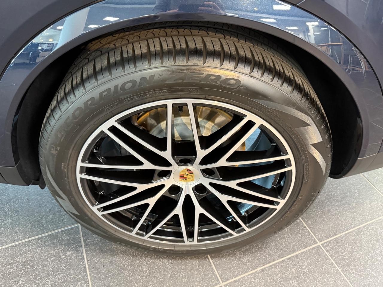 Porsche Cayenne Vehicle Image 06