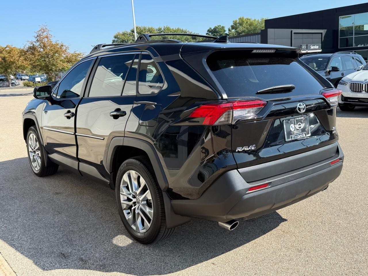 Toyota RAV4 Vehicle Image 05