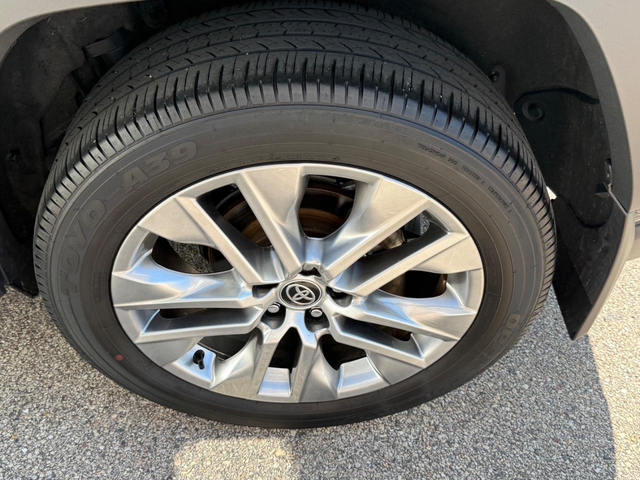 Toyota RAV4 Vehicle Image 06