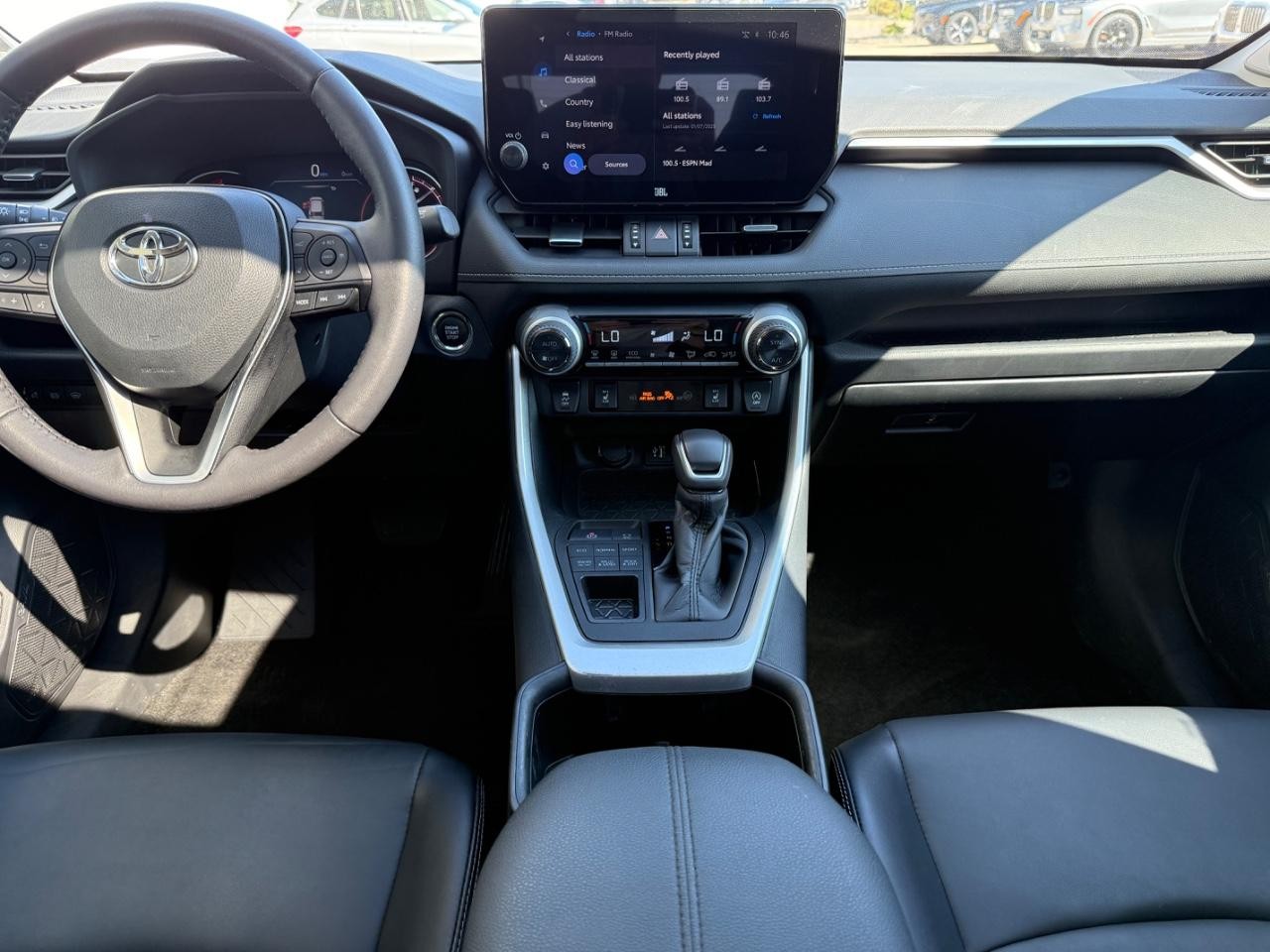 Toyota RAV4 Vehicle Image 10