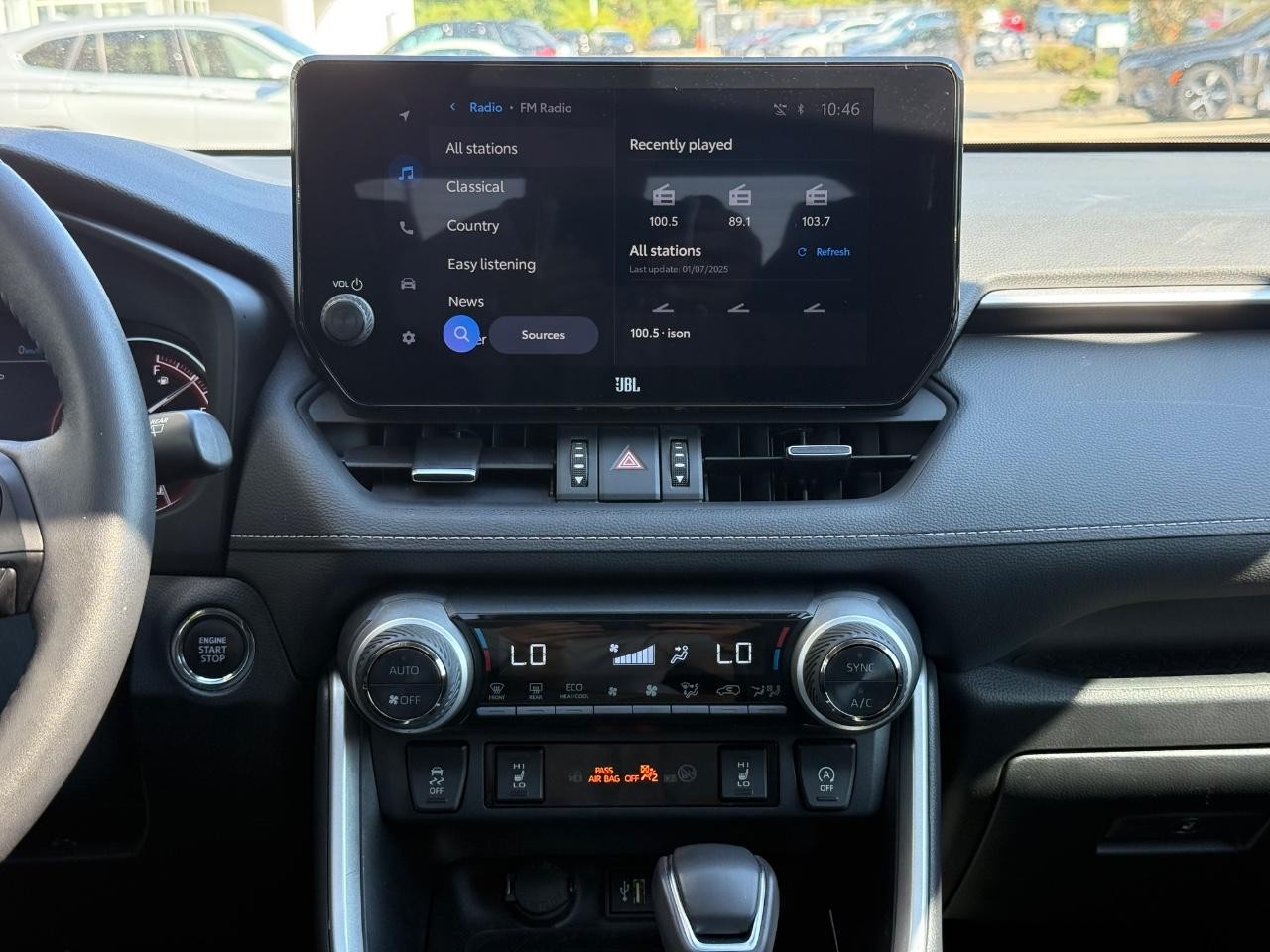 Toyota RAV4 Vehicle Image 11