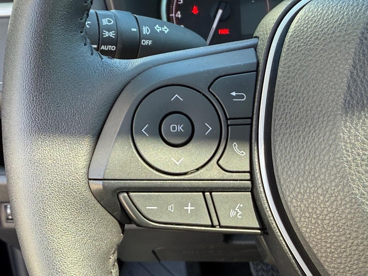 Toyota RAV4 Vehicle Image 17