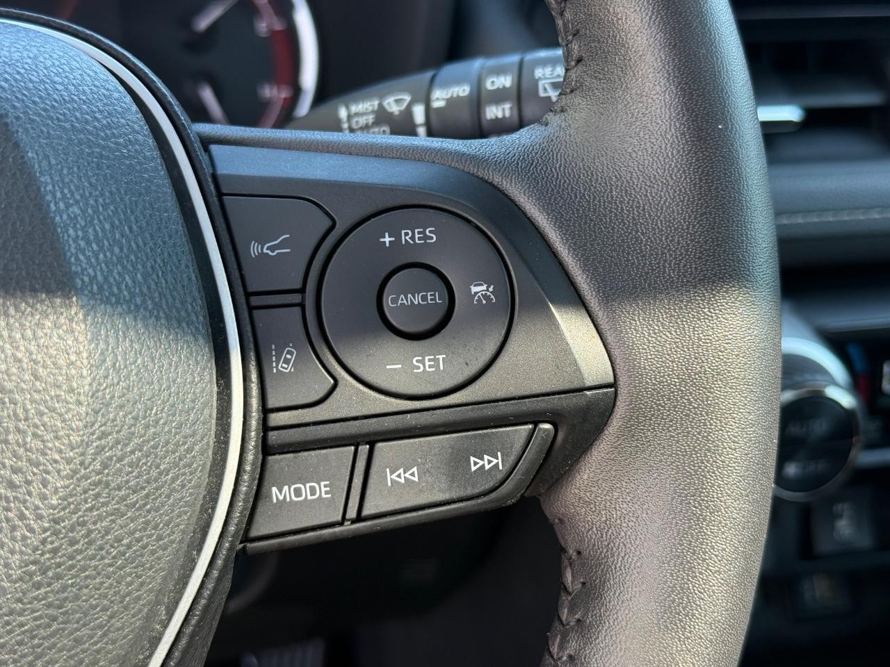 Toyota RAV4 Vehicle Image 18