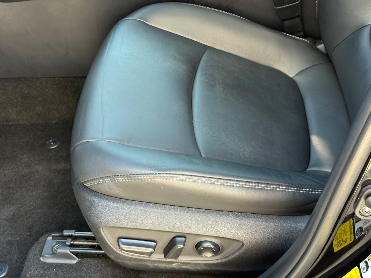 Toyota RAV4 Vehicle Image 23